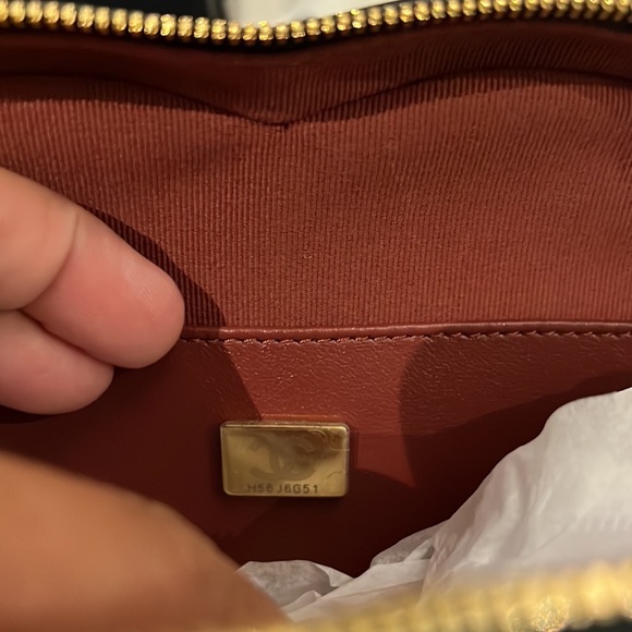 Chanel - Picture 2 of 2